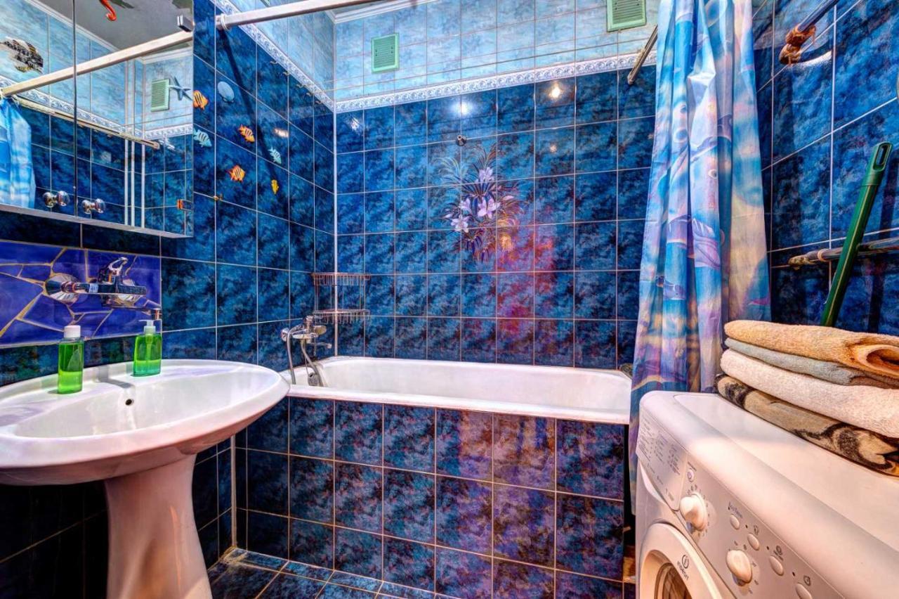 Three-Room Apartment Near Ocean Plaza Kiev Exterior foto